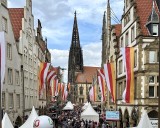 Der festlich beflaggte Prinzipalmarkt, Münsters „gute Stube“, zog zum NRW-Tag Gäste aus nah und fern an.